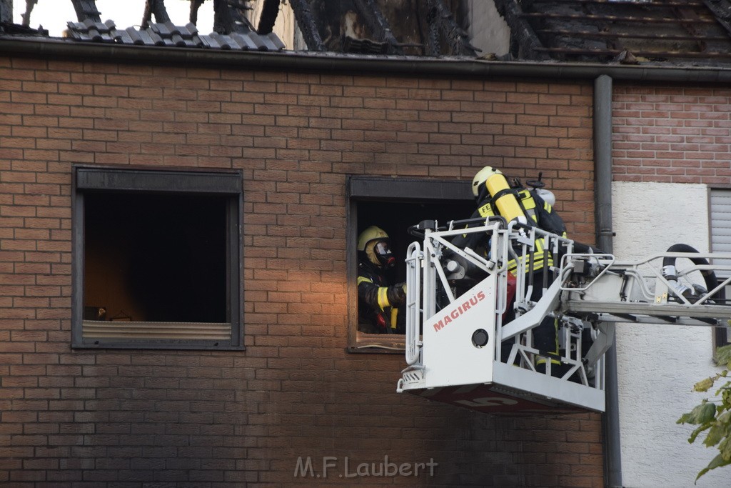 Feuer 2 Vollbrand Reihenhaus Roggendorf Berrischstr P161.JPG - Miklos Laubert